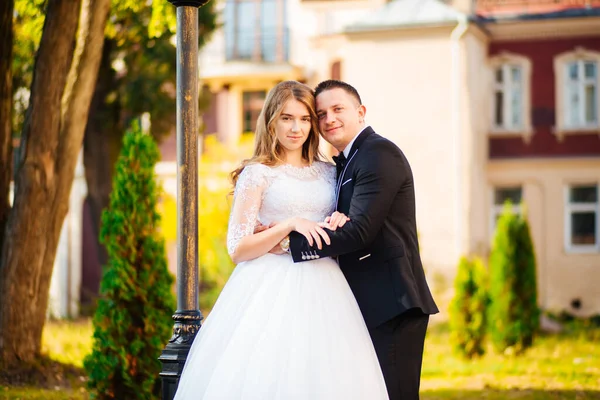 Sposo Sposo Con Bouquet — Foto Stock