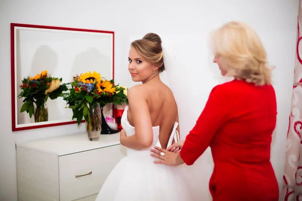 Novia Mañana Día Boda Rubia Vestido Blanco — Foto de Stock