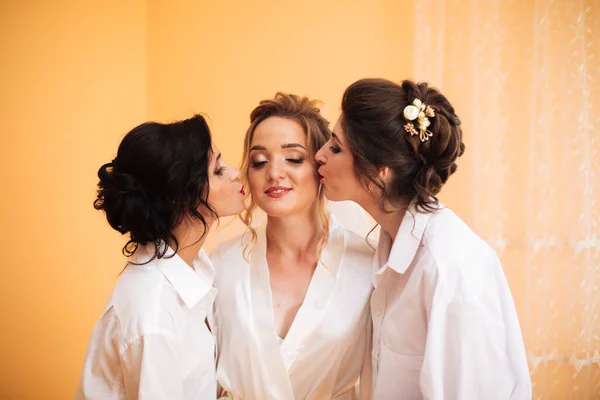 Glückliche Mädchen Feiern Einen Junggesellenabschied Der Braut — Stockfoto
