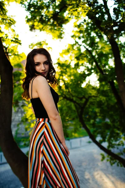 Menina Bonita Campo Flores Vestido Bonito — Fotografia de Stock