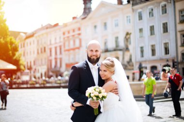 Sakallı kel gelin, güzel çift, düğün günü, yaz.