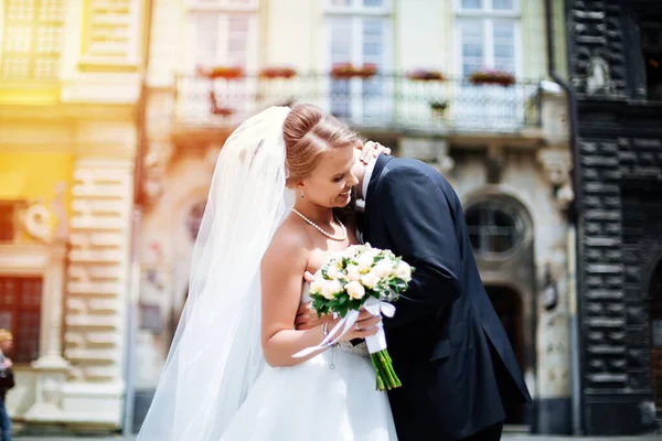 Mooi Blond Paar Hun Trouwdag — Stockfoto