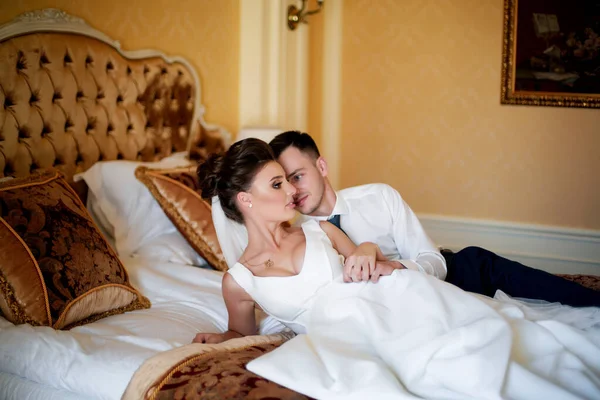 Noiva Jovem Feliz Noivo Seu Dia Casamento Casamento Casal Hotel — Fotografia de Stock