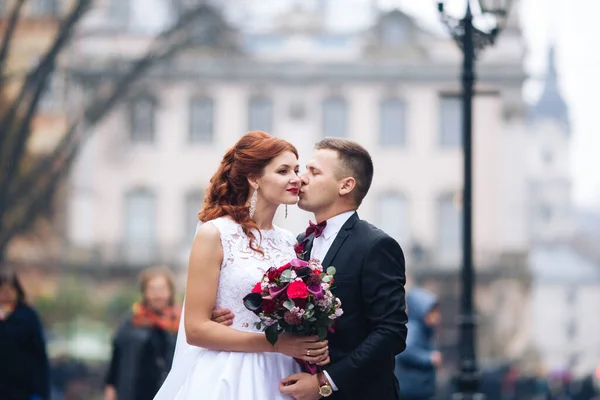 Sensual Portrait Young Couple Wedding Photography Outdoors — Stock Photo, Image