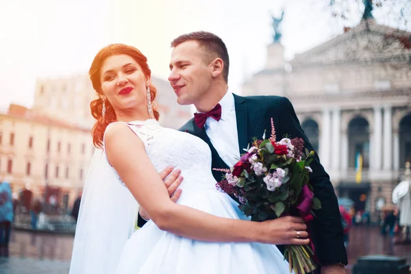 Europeo Felice Coppia Romantica Che Celebra Loro Matrimonio — Foto Stock