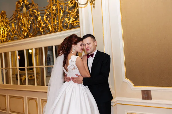 Europäisches Glückliches Romantisches Paar Feiert Seine Hochzeit — Stockfoto