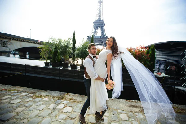 Couple in love in Paris, wedding photography