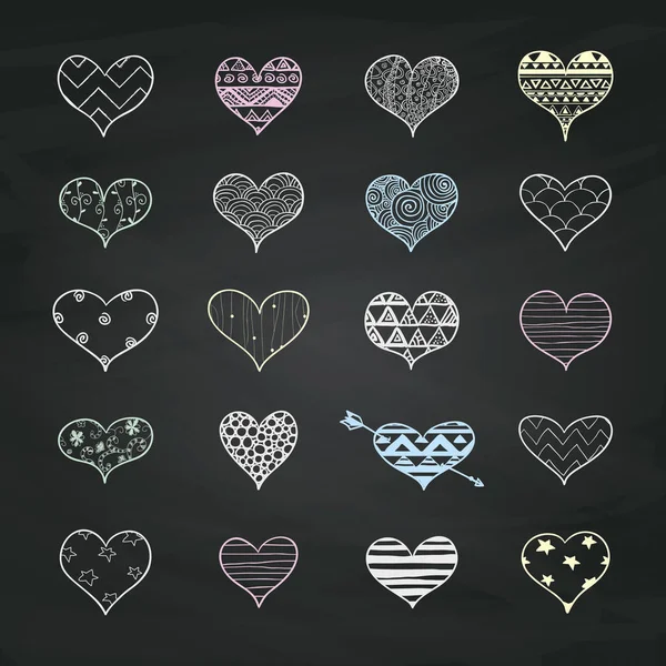 Vektorformer krita ritning hjärtat med Doodle mönster — Stock vektor