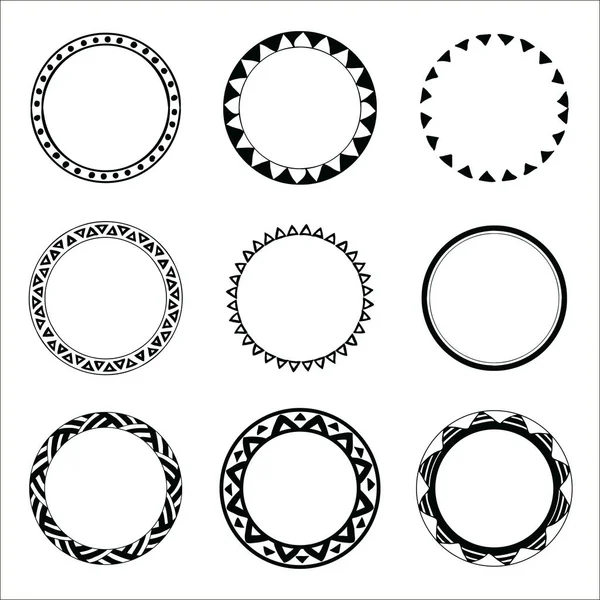 El etnik daireler çekilmiş. Mürekkep koleksiyonu semboller. — Stok Vektör