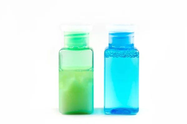 Колекція контейнерів для гігієни краси пляшок на білому фоні — стокове фото