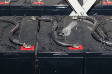 Kesintisiz Güç Kaynağı, vurucu için pil dizeleri