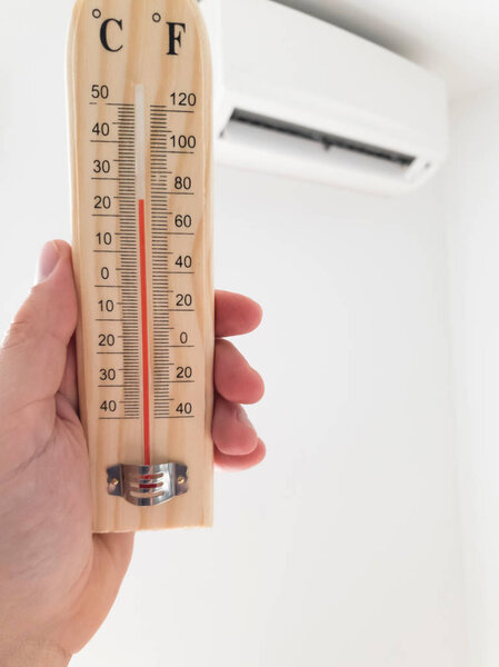 Термометр и измерение температуры с современным кондиционированием воздуха
 