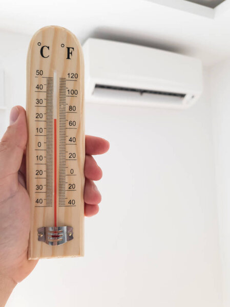 Термометр и измерение температуры с современным кондиционированием воздуха
 