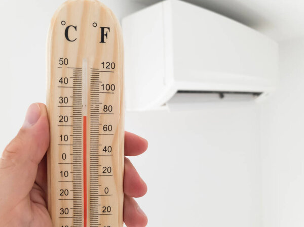 Термометр и измерение температуры с современным кондиционированием воздуха
 