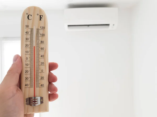 Thermometer and temperature measuring with modern air condition