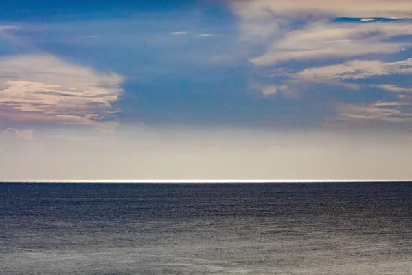 Azul exótico oceano tropical / mar paisagem tropical . — Fotografia de Stock