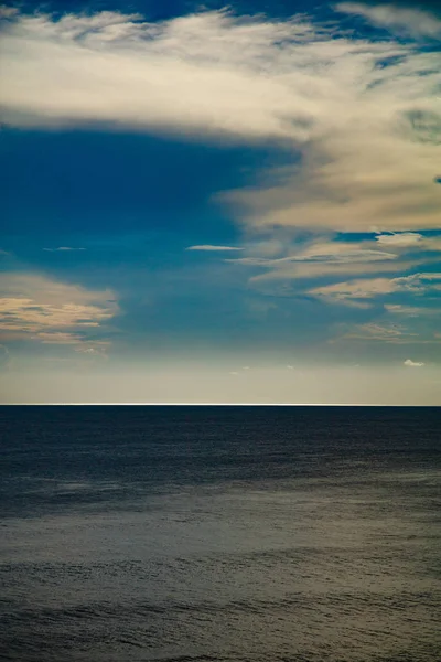 Azul exótico oceano tropical / mar paisagem tropical . — Fotografia de Stock