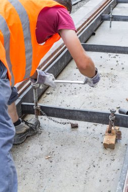 İnşaat işçisi için ağır bir iş..