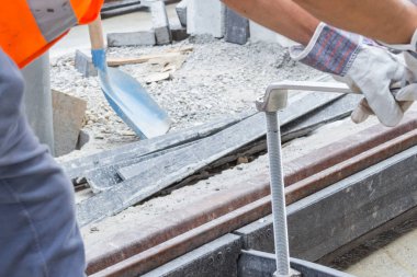 İnşaat işçisi için ağır bir iş..