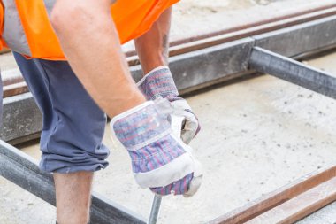 İnşaat işçisi için ağır bir iş..