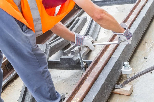 Trabajo pesado para un trabajador de la construcción en el sitio. — Foto de Stock