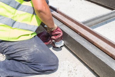 İnşaat işçisi için ağır bir iş..