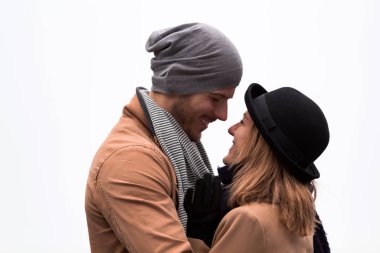 Çiftler güzel sonbahar ve kış zamanlarının tadını çıkarıyorlar..