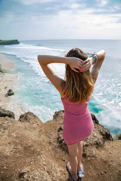Mujer Disfrutando Agradables Días Verano Tropical Isla Bali Indonesia — Foto de Stock