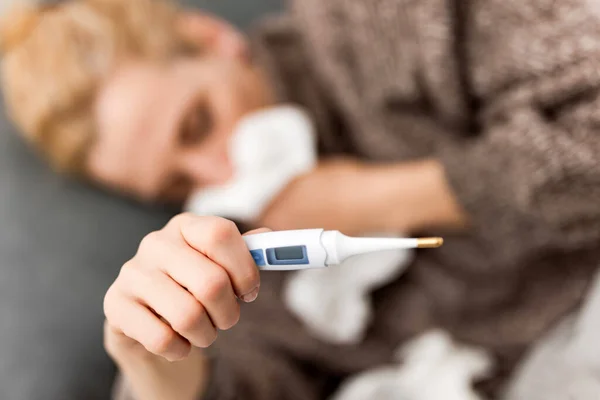 Donna Malata Letto Infezioni Virus Influenza Allergie Problemi Salute Stagionali — Foto Stock