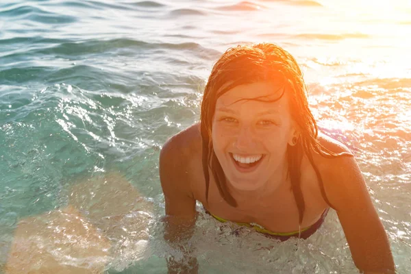 Young Woman Enjoying Summertime Ocean Sea Water — Stock Photo, Image