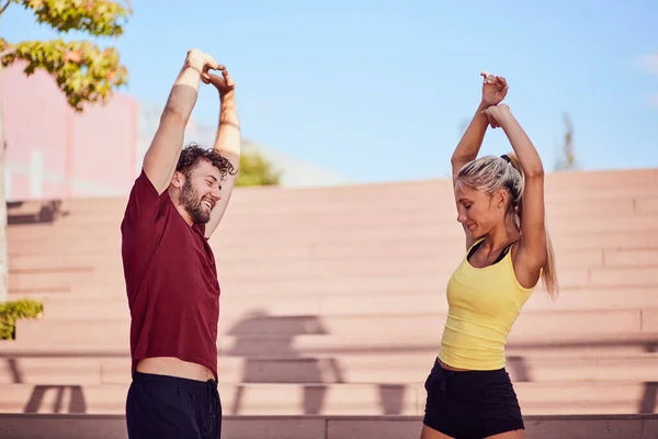 Pareja Moderna Haciendo Ejercicio Zona Urbana — Foto de Stock