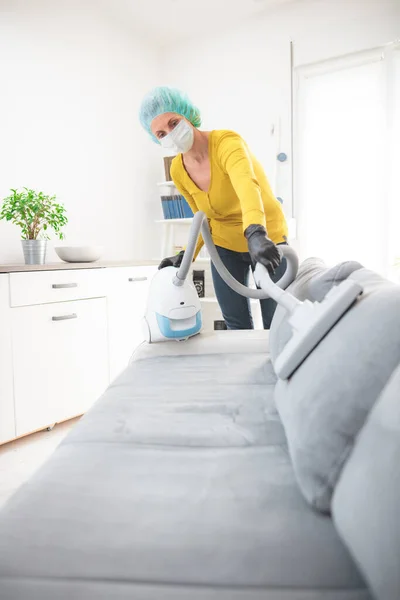 Home Apartment Room Sterilization Cleaning Vacuuming Vacuum Cleaner Time Dangerous — Stock Photo, Image