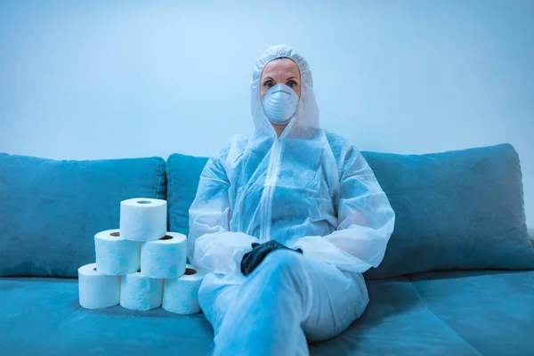 Coronavirus Covid Hysteria Toilet Paper Illustrative Presentation Real Panic Stockpiling — Stock Photo, Image