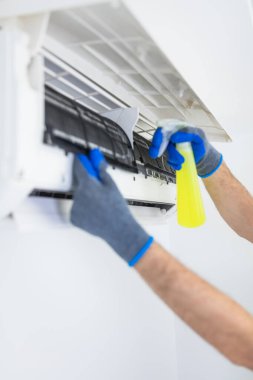 Klima servisi ve bakım, klima ünitesinin tamiri ve tehlikeli patojenlerin filtrelerinin temizlenmesi / dezenfekte edilmesi.