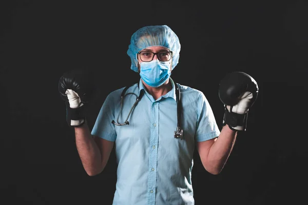Médico Cirujano Científico Con Guantes Boxeo Listo Para Combatir Virus — Foto de Stock