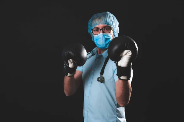 Orvos Sebész Tudós Bokszkesztyűvel Készen Áll Vírus Betegség Elleni Küzdelemre — Stock Fotó