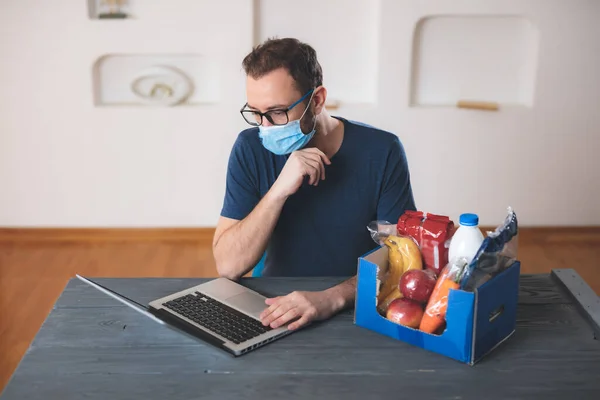 Verkäufer Der Während Des Weltweiten Virus Ausbruchs Bestellungen Über Das — Stockfoto