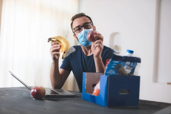 Vendeur Prenant Des Commandes Sur Internet Pendant Épidémie Virus Dans — Photo