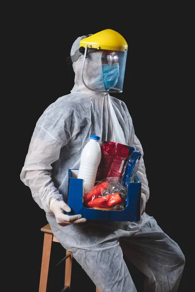 Food Groceries Home Delivery Pandemic Outbreak Hysteria Person Full Protective — Stock Photo, Image