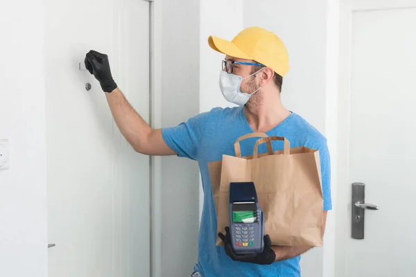 Tipo Entrega Con Caja Protectora Máscara Bolsa Con Comestibles Punto — Foto de Stock