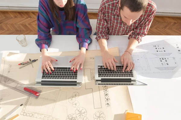 Trabajar Forma Independiente Desde Casa Varias Personas Hacen Trabajo Forma — Foto de Stock