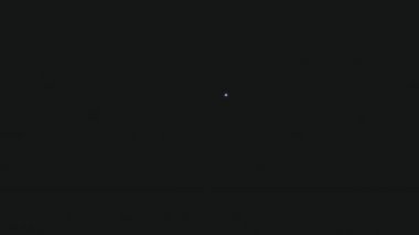 Karanlık bir gece gökyüzünde Venüs - teleskopla canlı kayıt.