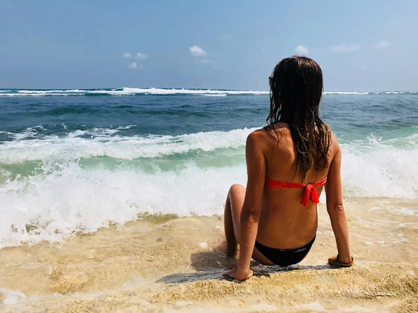 Jovem Desfrutando Verão Oceano Água Mar — Fotografia de Stock