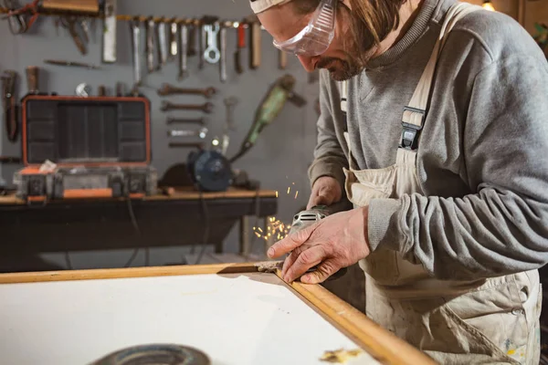 Male Carpenter Working Old Wood Retro Vintage Workshop — Stock Photo, Image