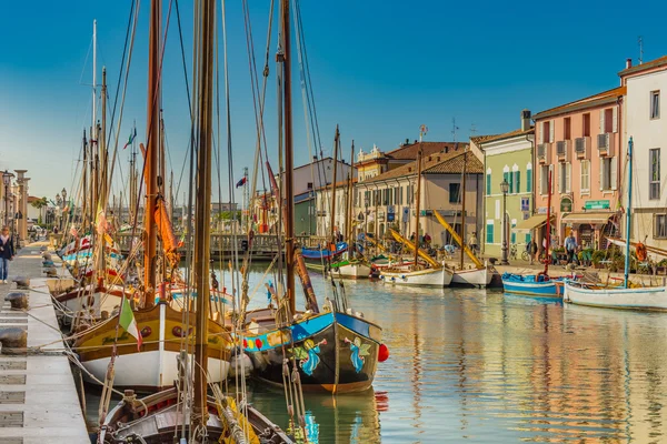 İtalya'da Cesenatico limanında tekneler