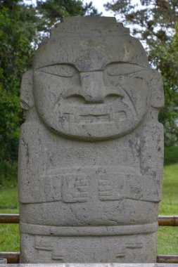 San Agustin, Kolombiya eski Kolomb öncesi heykeller. Archaeological Park, Magdalena Nehri'nin heykeller vadisinde kaynağında 1800 metre yükseklikte.