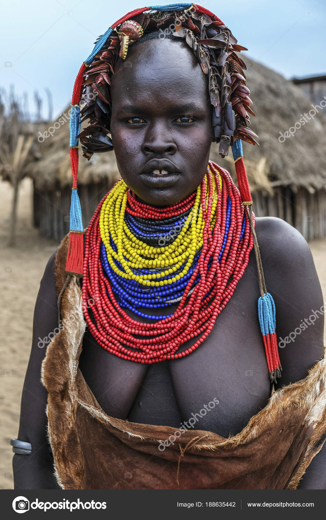 Omo Valley Ethiopia January Unidentified Karo Woman Traditional Jewelry Her Stock Editorial Photo oscarespinosa 188635442