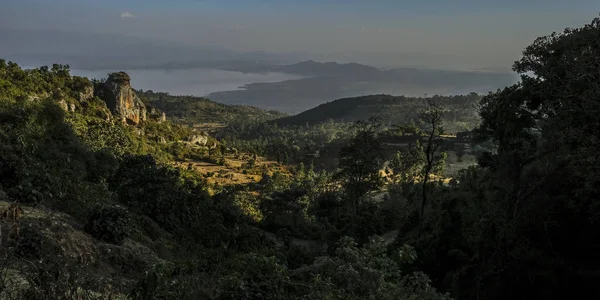 从公路到 Dorze 村到长袍湖的景色 埃塞俄比亚 — 图库照片