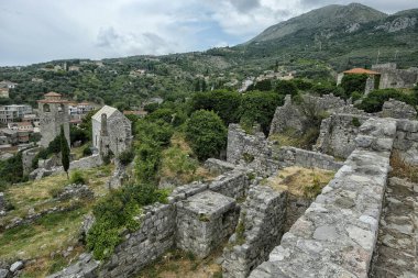 Karadağ'ın Stari Bar antik kale kalıntıları.