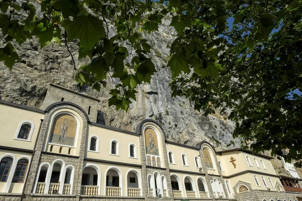 Ostrog Manastırı Karadağ Ostroska Greda Kentindeki Sırp Ortodoks Kilisesi Karşı — Stok fotoğraf